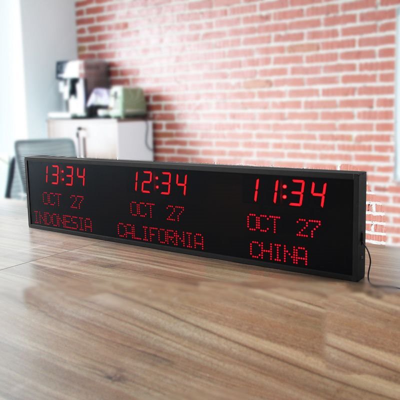 Digitale wandklok met 5 tijdzones